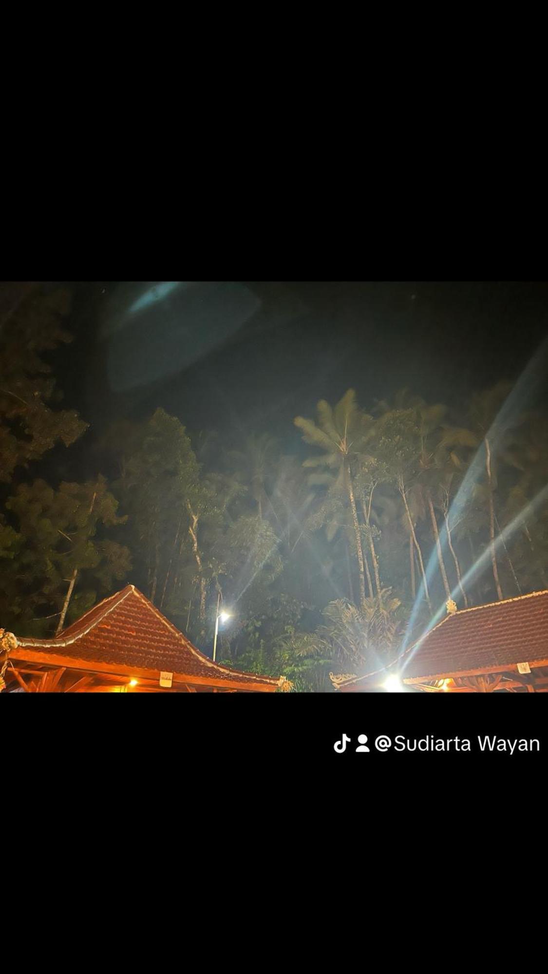 Pondok Manca Undisan Buitenkant foto