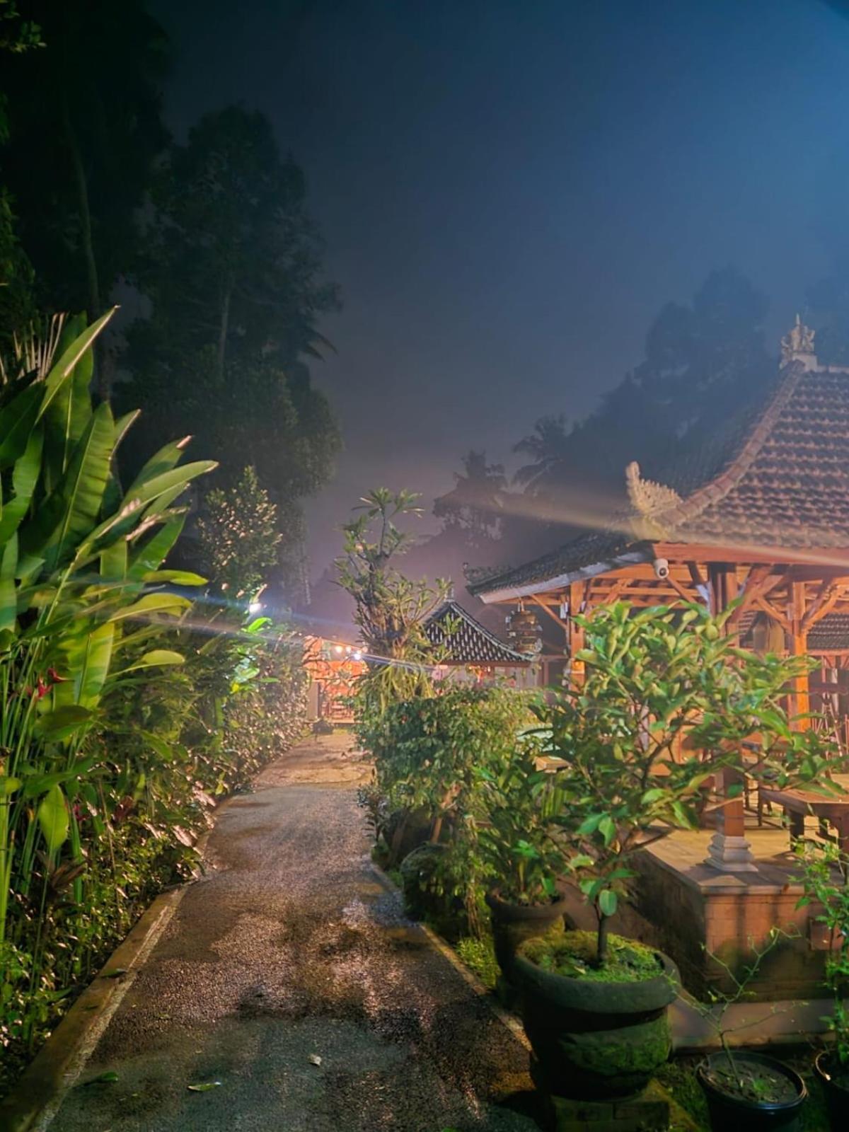 Pondok Manca Undisan Buitenkant foto
