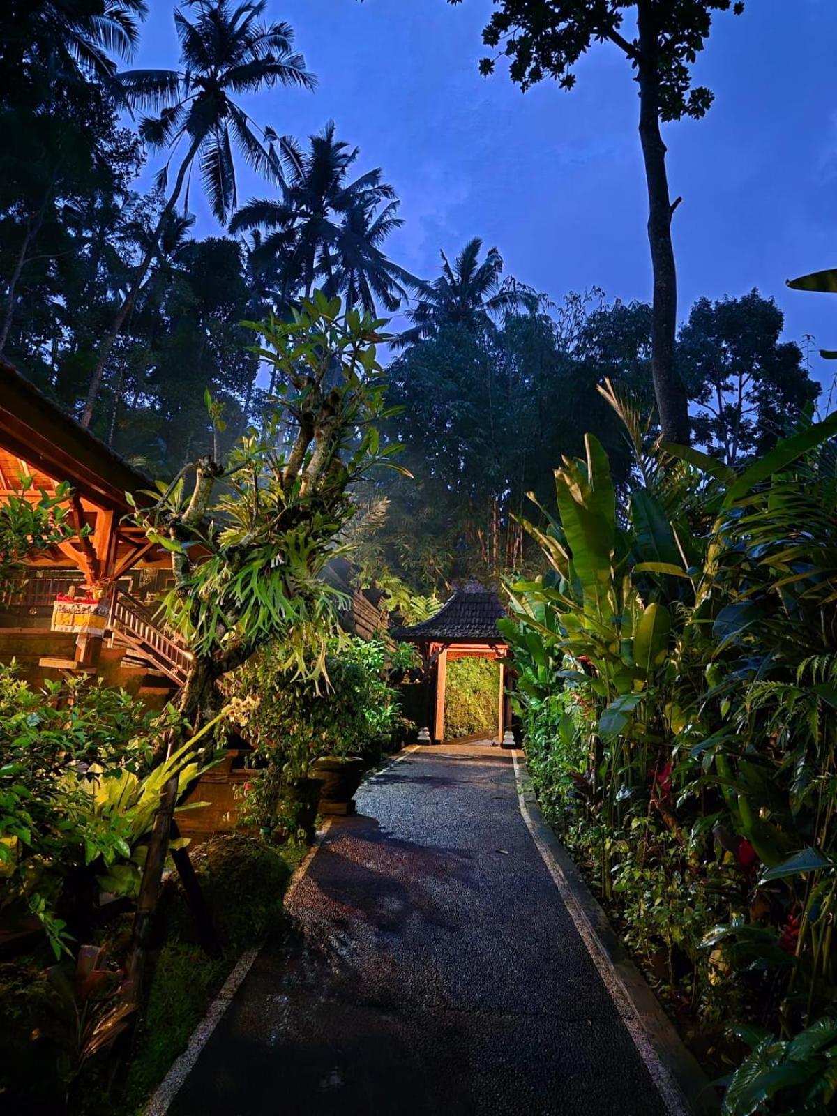 Pondok Manca Undisan Buitenkant foto